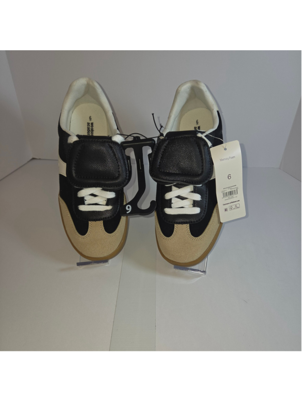 Boys and Girls Casual Weekend Academy Fold-Over Sneakers Size 6 Black and Beige